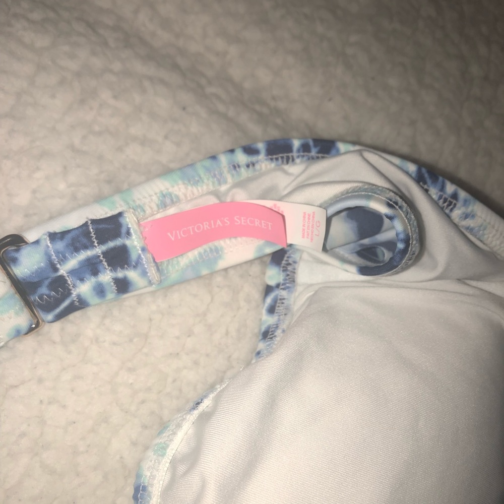 Victoria’s Secret bikini top